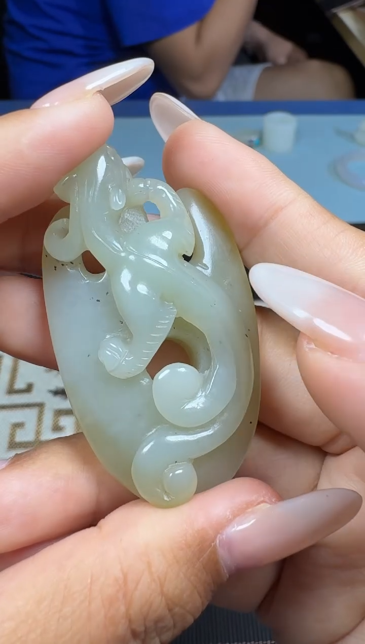 和田玉未镶嵌颈饰1