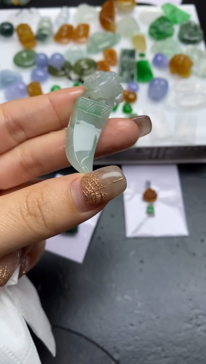 【闪购商品】定制翡翠未镶嵌翡翠毛货~