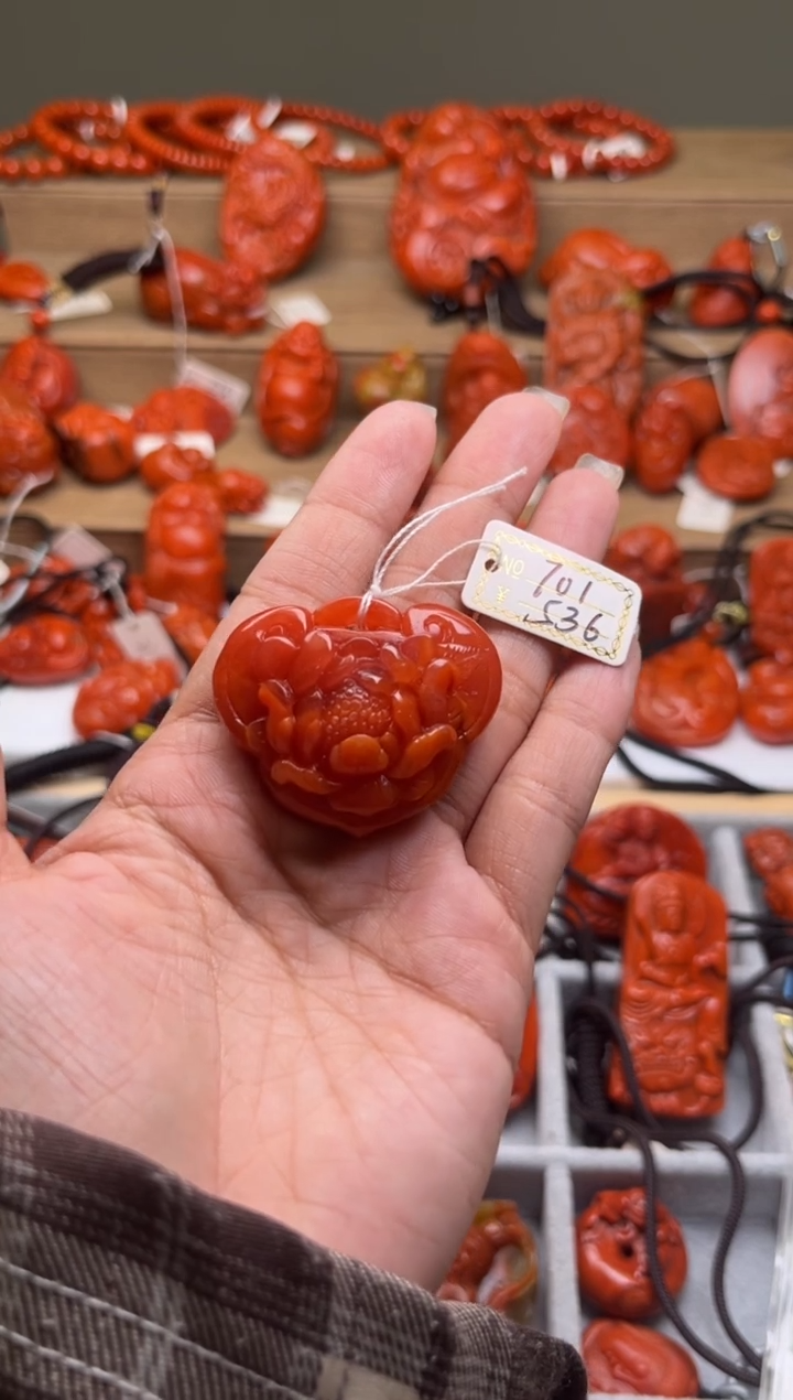 【闪购商品】南红玛瑙珠宝奇石未镶嵌701