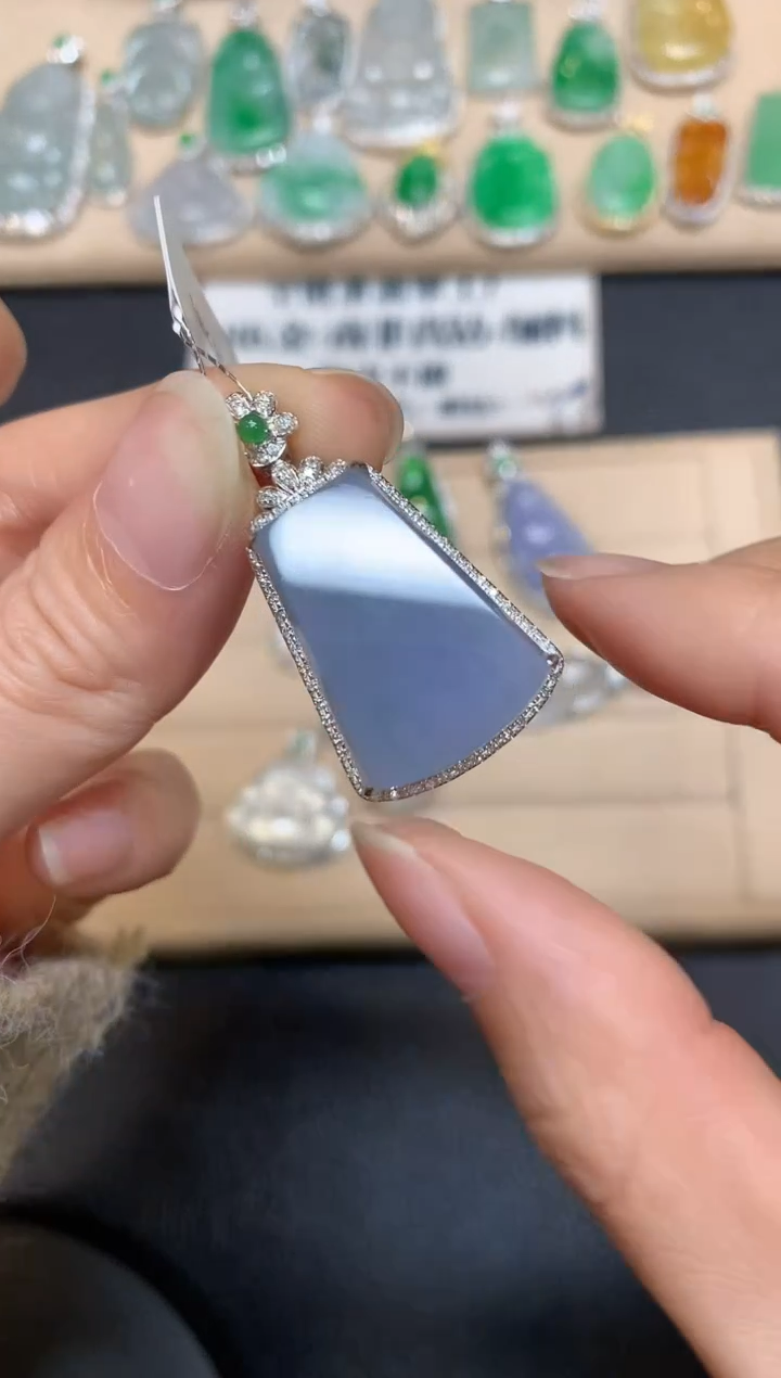 【闪购商品】翡翠颈饰18K金镶嵌【无服务费