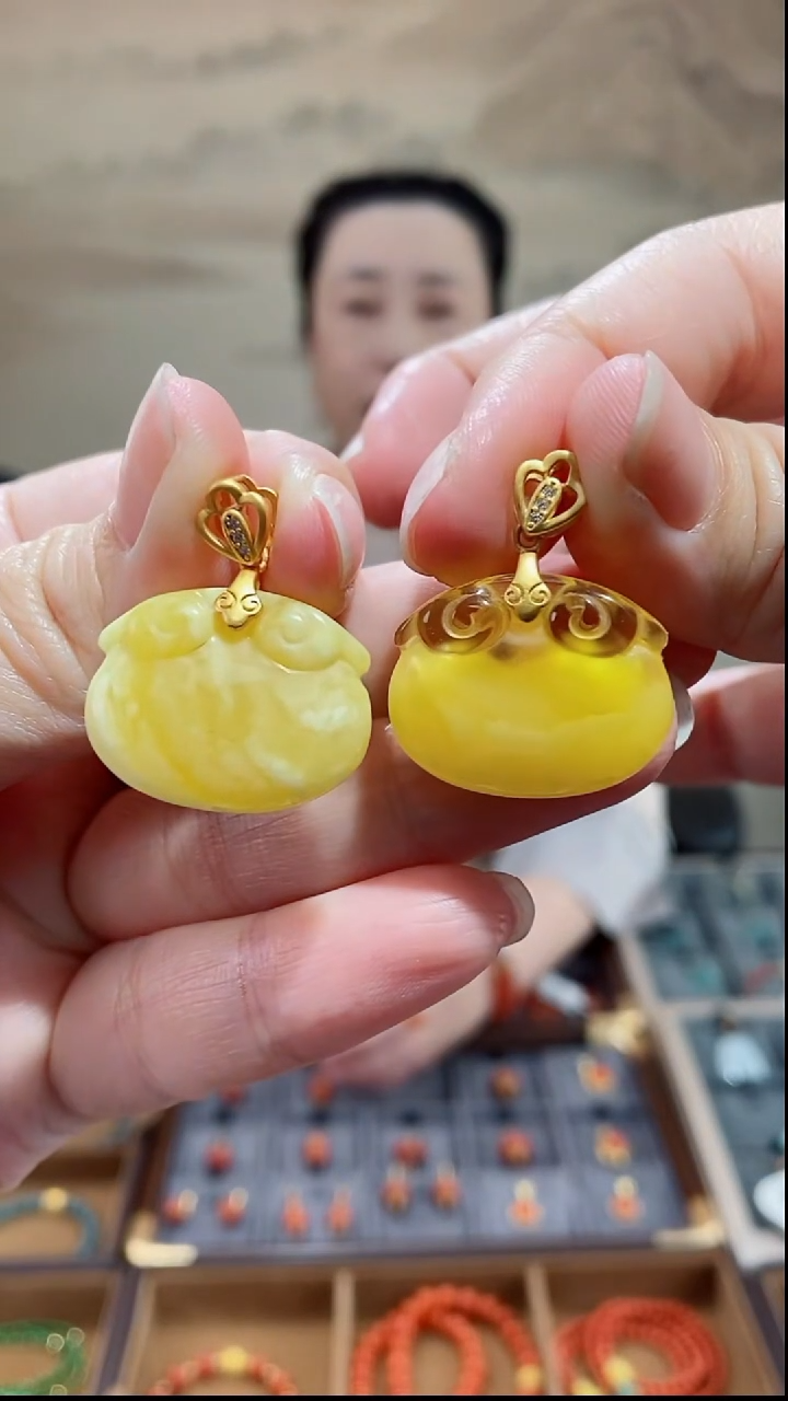 蜜蜡吊坠(不含链)银S925镶嵌多样性发货发其一