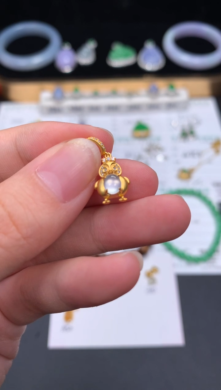 18K金镶嵌挂件翡翠不退不换 无鉴赏期