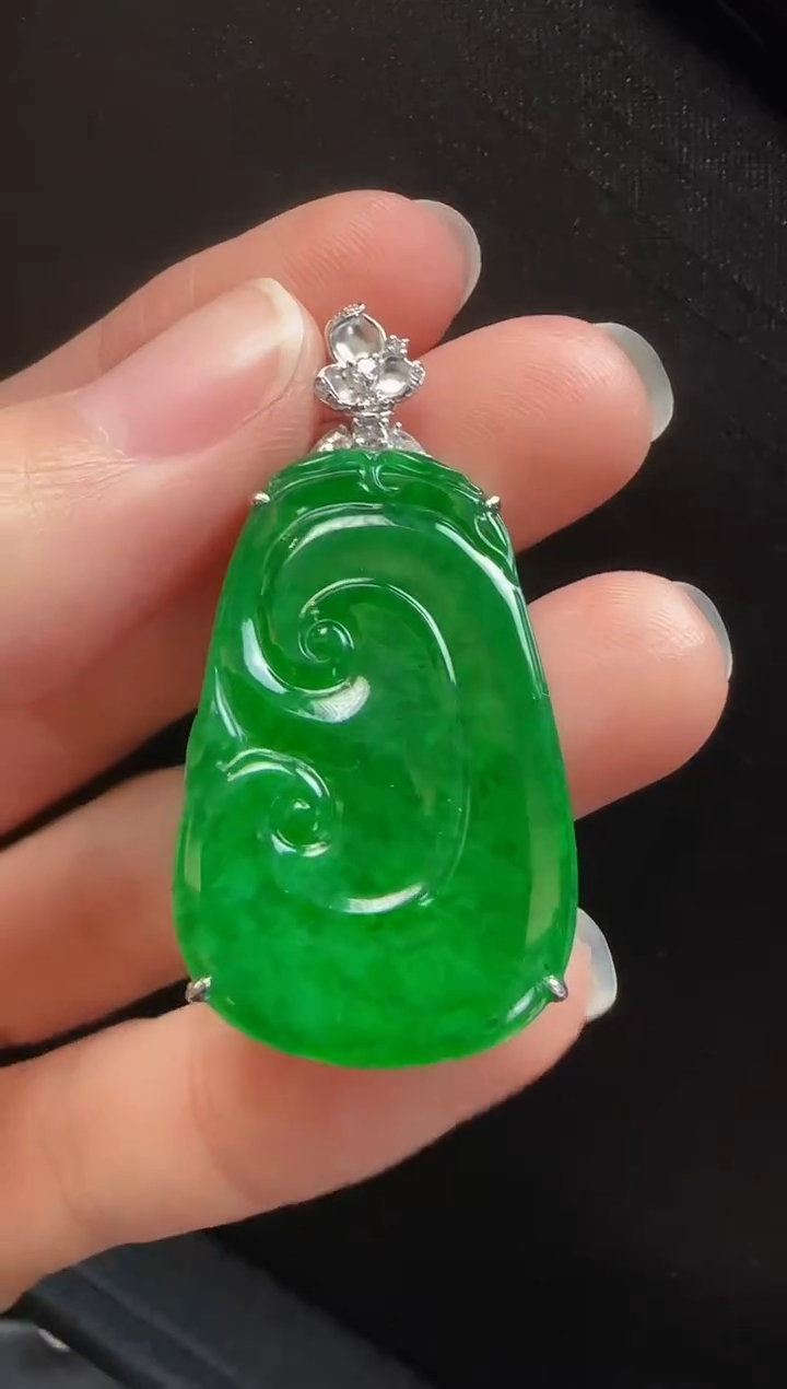 【闪购商品】翡翠颈饰18K金镶嵌448如意一个