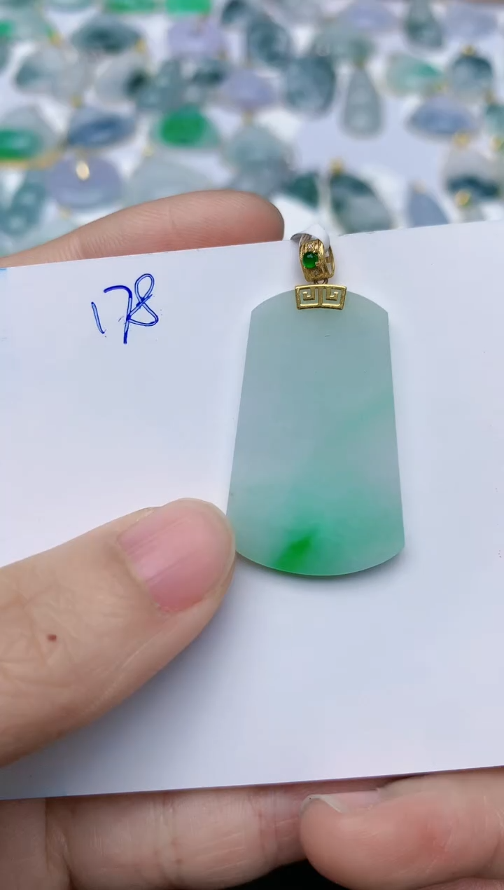 【闪购商品】翡翠颈饰18K金镶嵌天然翡翠A货    