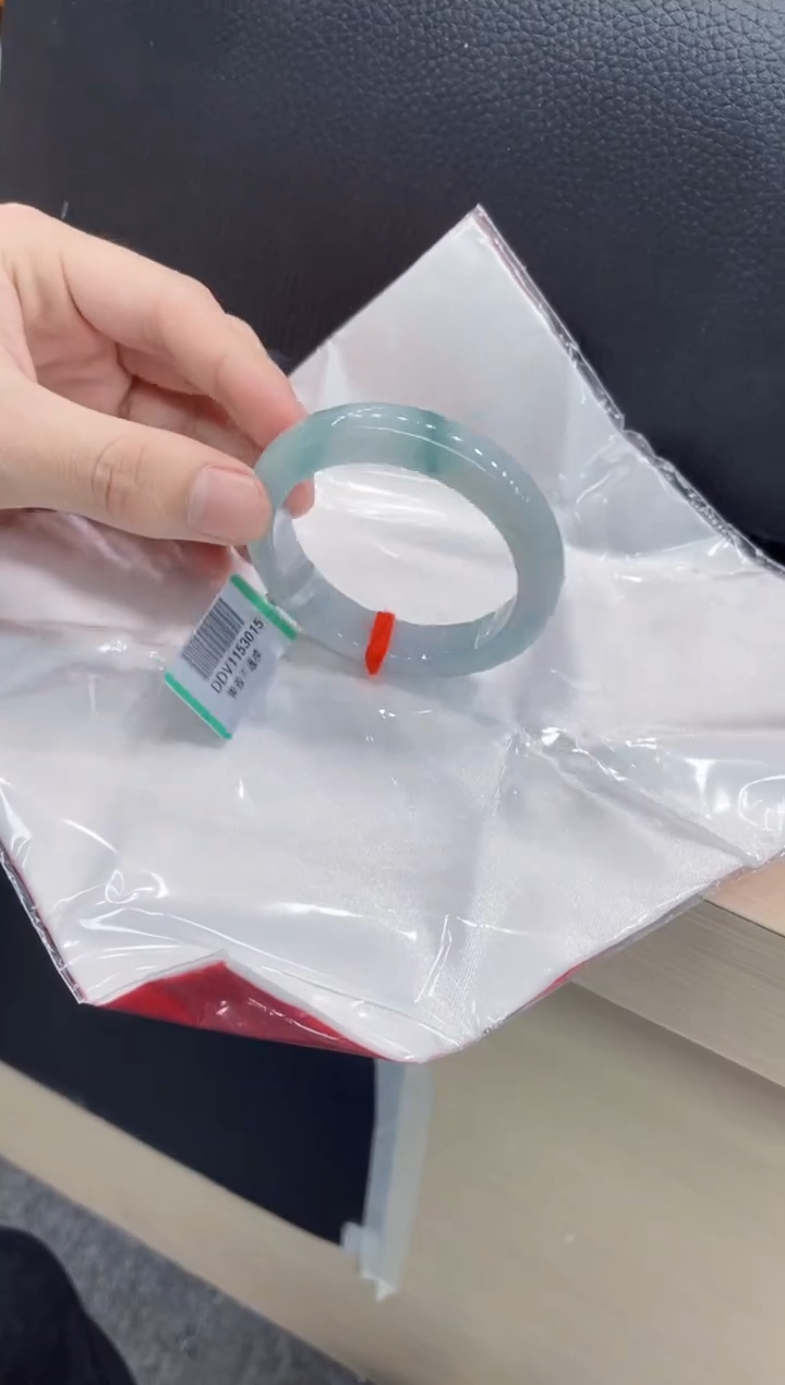 【闪购商品】翡翠手镯未镶嵌手镯