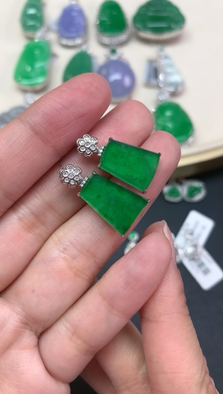 【闪购商品】翡翠吊坠(不含链)18K金镶嵌Q149|2980多样性发其一