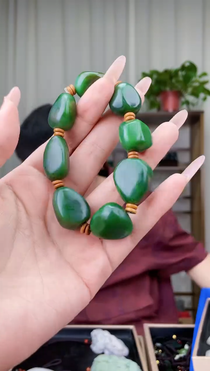 和田玉未镶嵌挂件拍一发一，多样性发货！