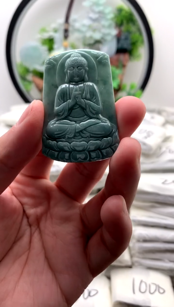 【闪购商品】翡翠颈饰未镶嵌大日如来【品质一般能接受再拍】