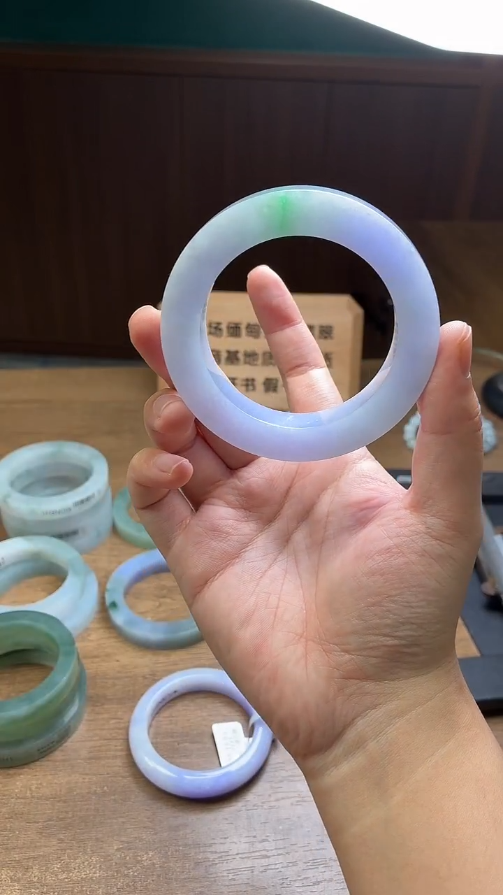 未镶嵌手镯定制翡翠牵**生定制