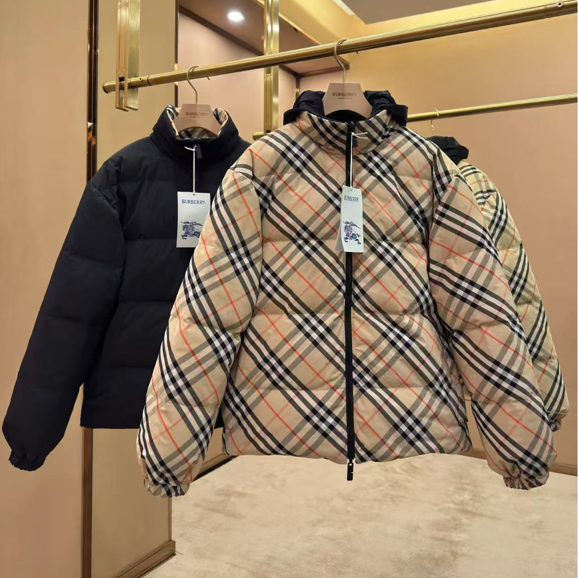 未使用 BURBERRY/博柏利 男款黑色格纹双面棉服 原价 20600
