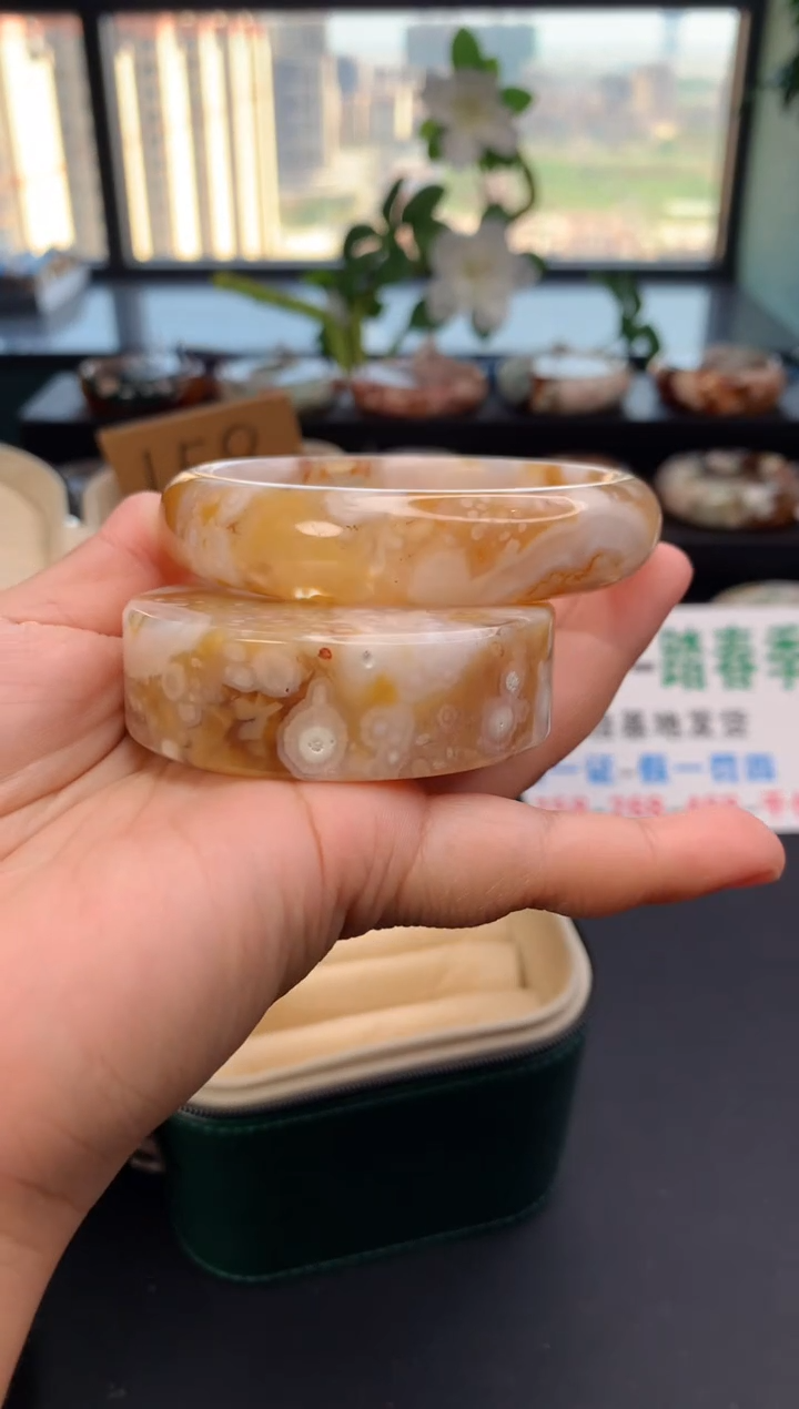 石英质玉手镯未镶嵌赠送镯心（圈口62