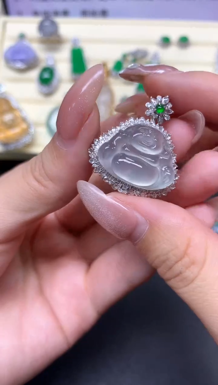 【闪购商品】翡翠吊坠(不含链)18K金镶嵌吊坠|14600