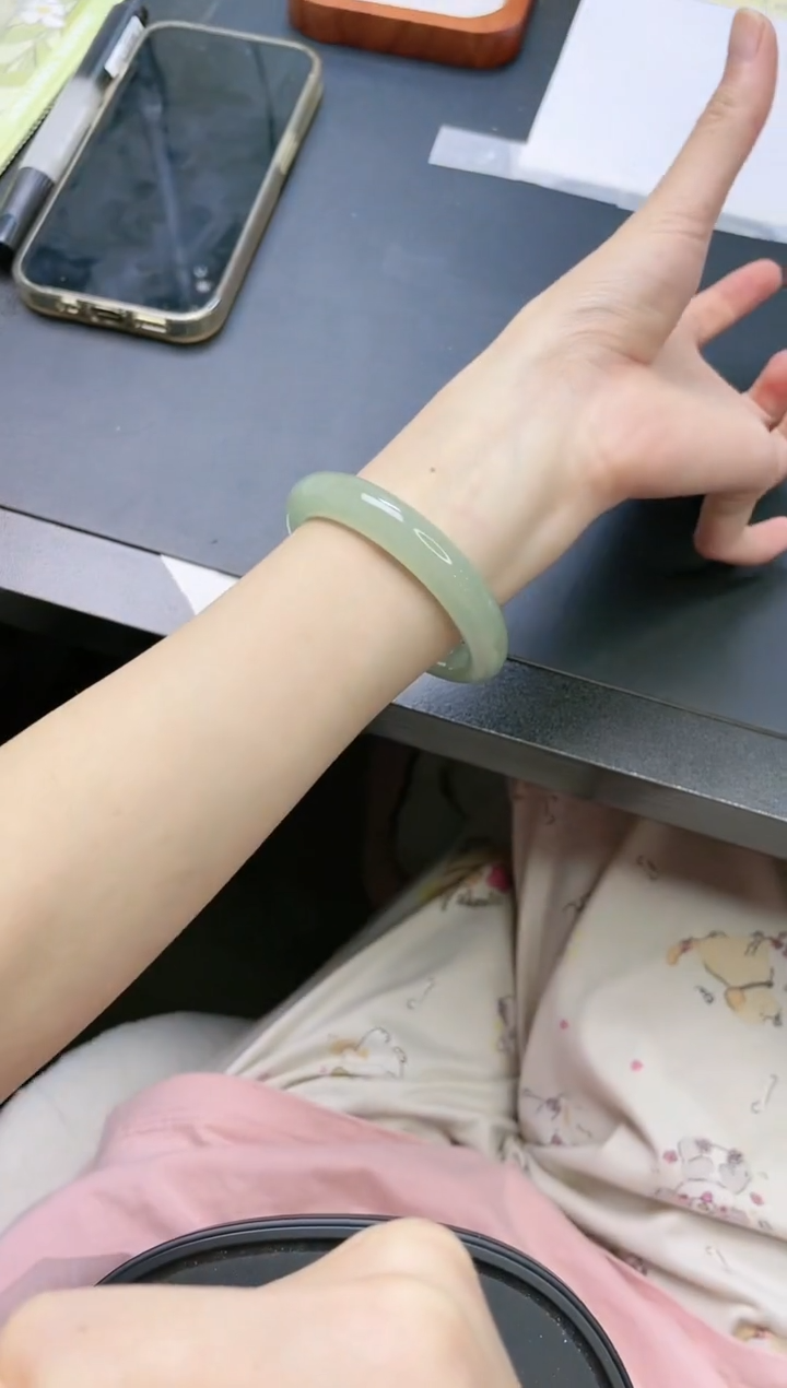 石英质玉手镯未镶嵌26-52.4