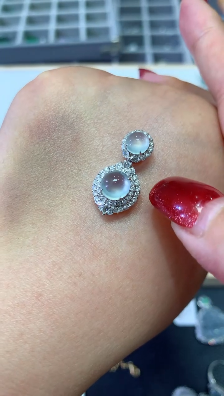 【闪购商品】翡翠颈饰18K金镶嵌团购36