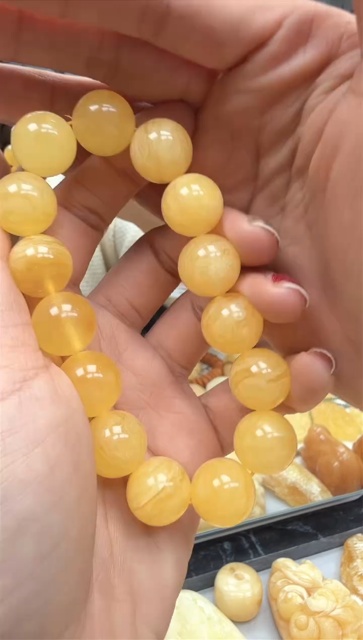 【闪购商品】琥珀裸石未镶嵌手串