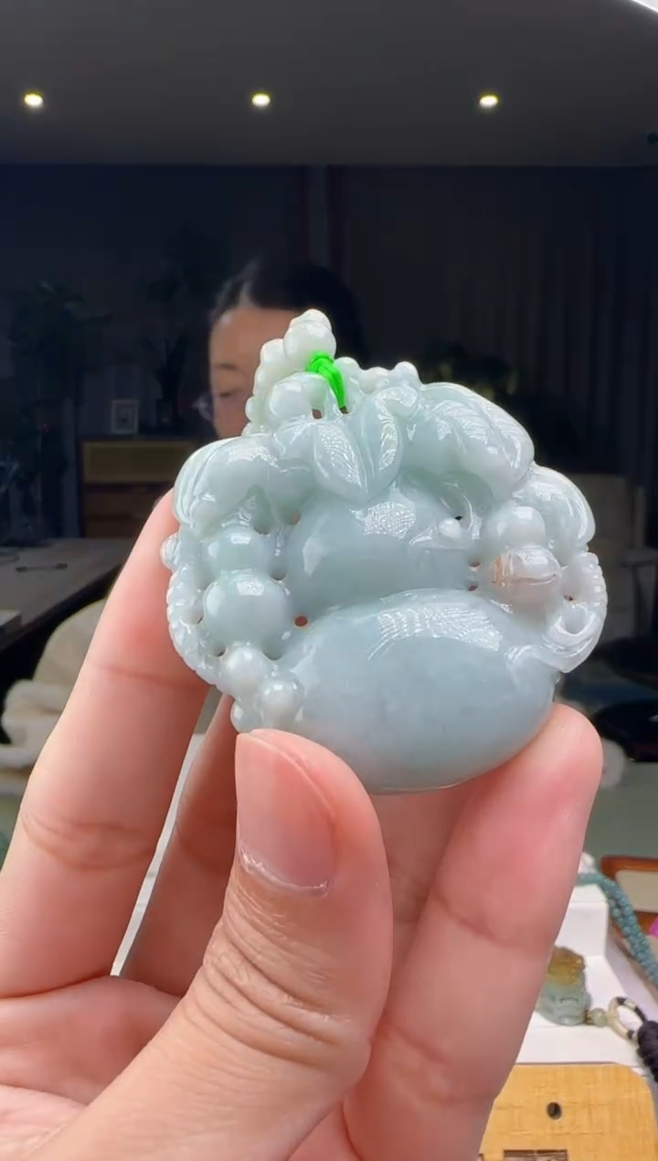 【闪购商品】翡翠吊坠(赠链)未镶嵌XM@@WS1WX27590