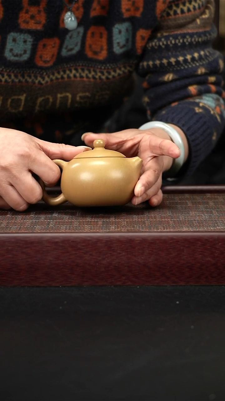 茶壶紫砂lzx黄金段西施160CC