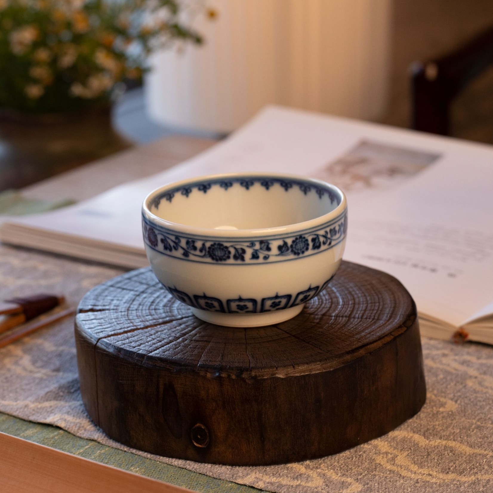 小圣斋|宝相内绘 缠枝菊花纹 板凳纹 罗汉杯 景德镇陶瓷 手绘茶器