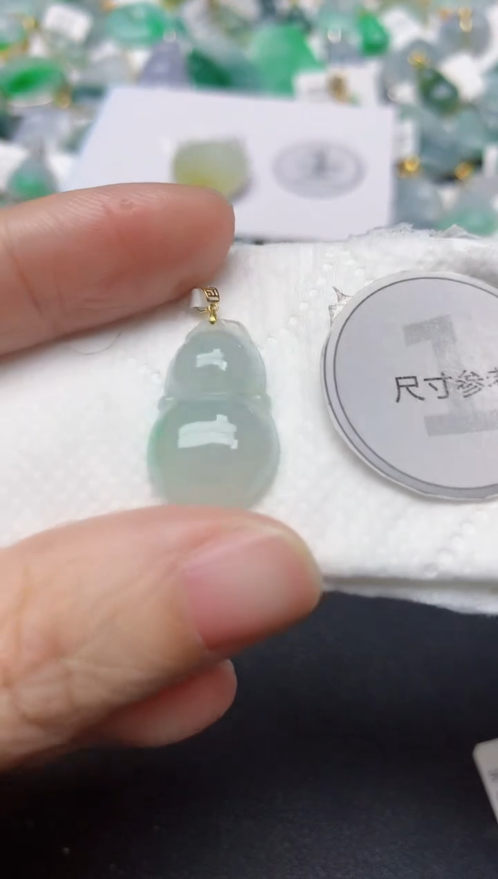 颈饰18K金镶嵌翡翠天然缅甸A货翡翠