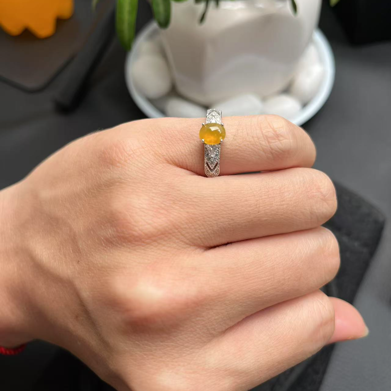 缅甸翡翠A货银镶黄翡尺寸 6.8 5.7 3