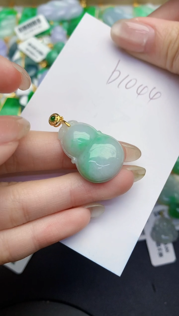 翡翠未镶嵌颈饰缅甸天然翡翠A货