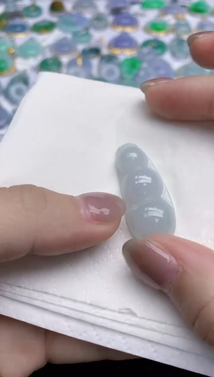 【闪购商品】翡翠颈饰未镶嵌天然翡翠A货