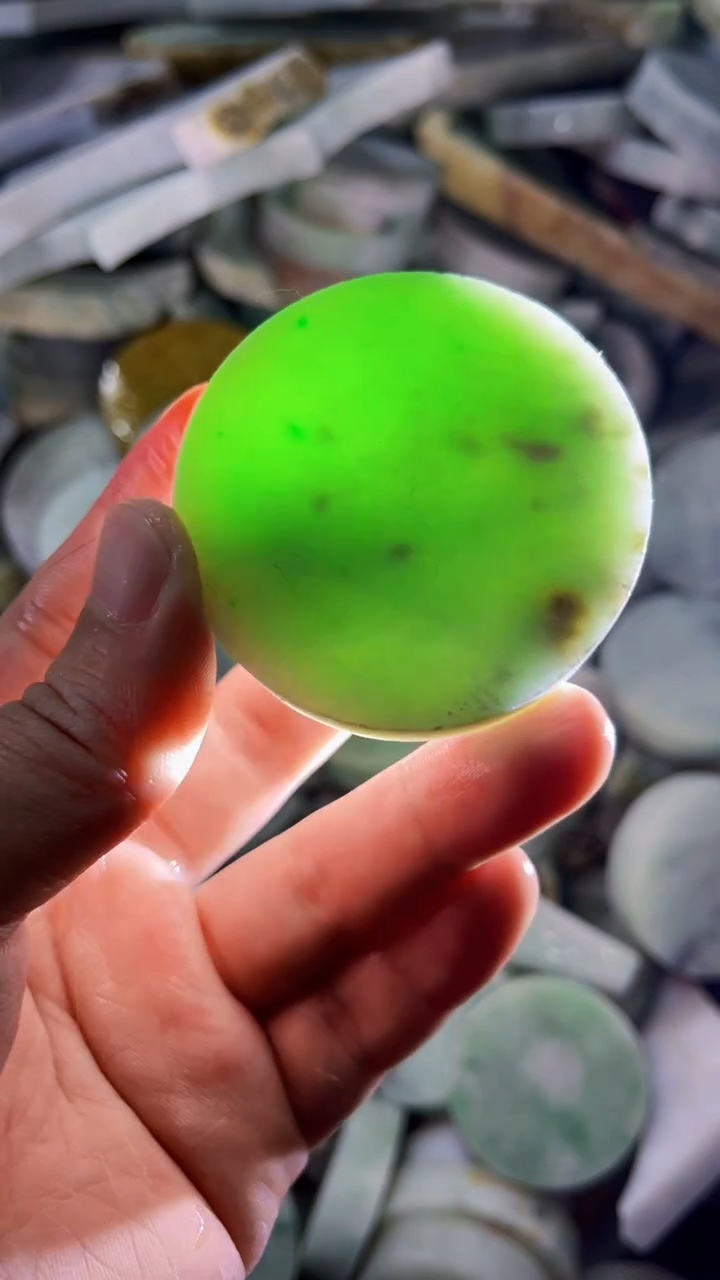 【闪购商品】翡翠挂件未镶嵌A货康壹195