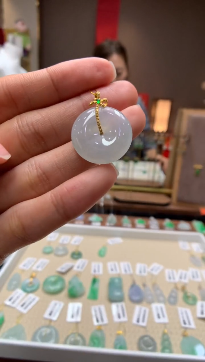 【闪购商品】翡翠颈饰18K金镶嵌平安扣