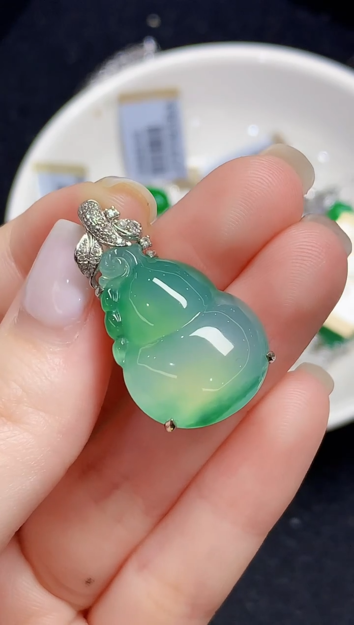 吊坠(不含链)18K金镶嵌翡翠K