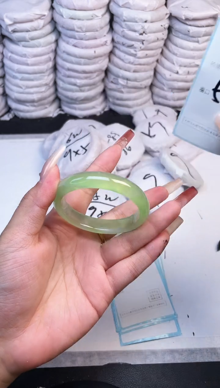 手镯玛瑙/玉髓未镶嵌484