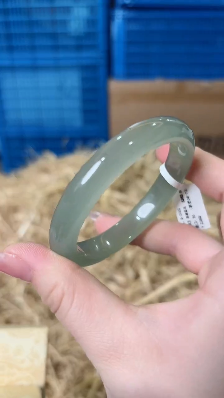 未镶嵌手镯石英质玉D-0086