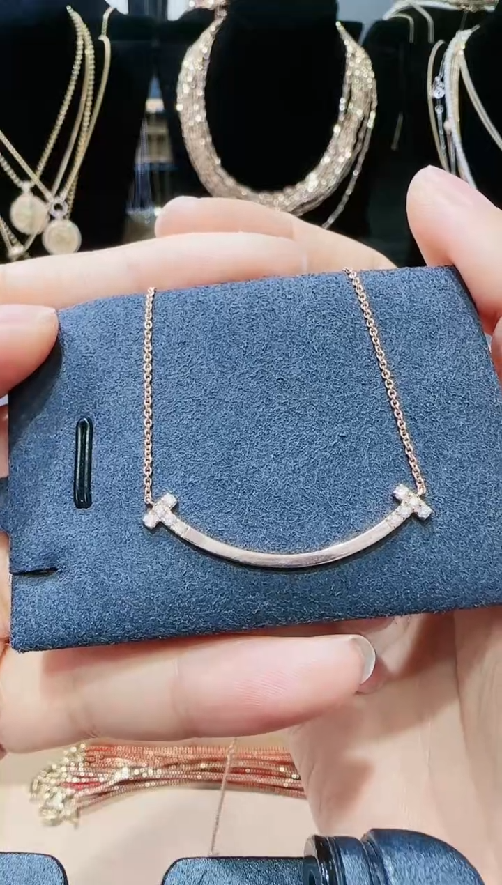 【闪购商品】钻石项链18K金镶嵌钻石项链