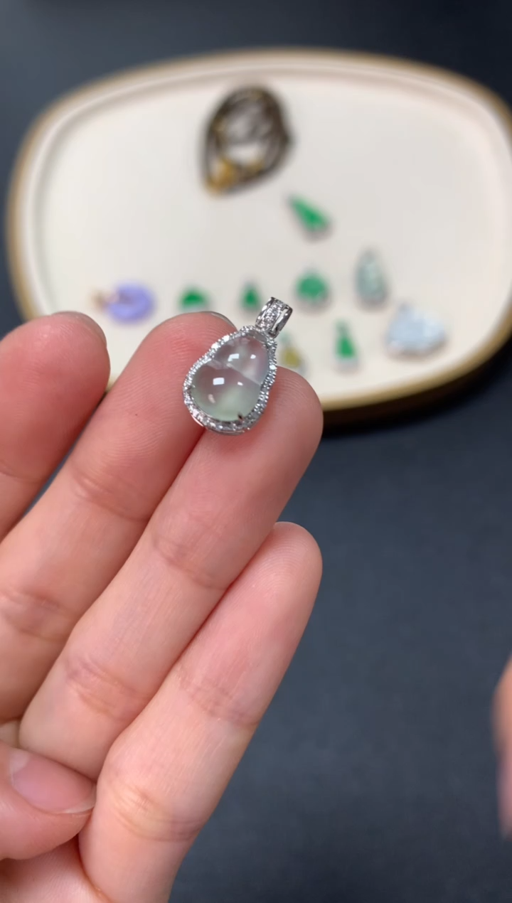 【闪购商品】翡翠吊坠(不含链)18K金镶嵌1380