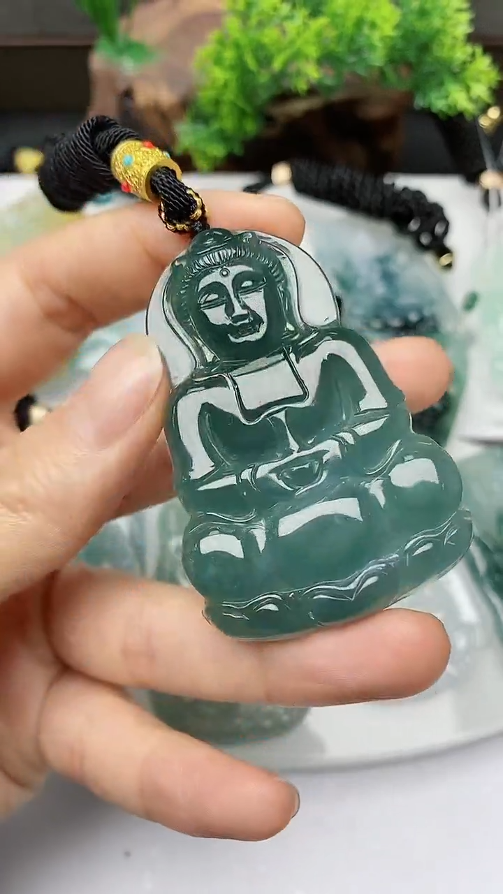 【闪购商品】翡翠颈饰未镶嵌        