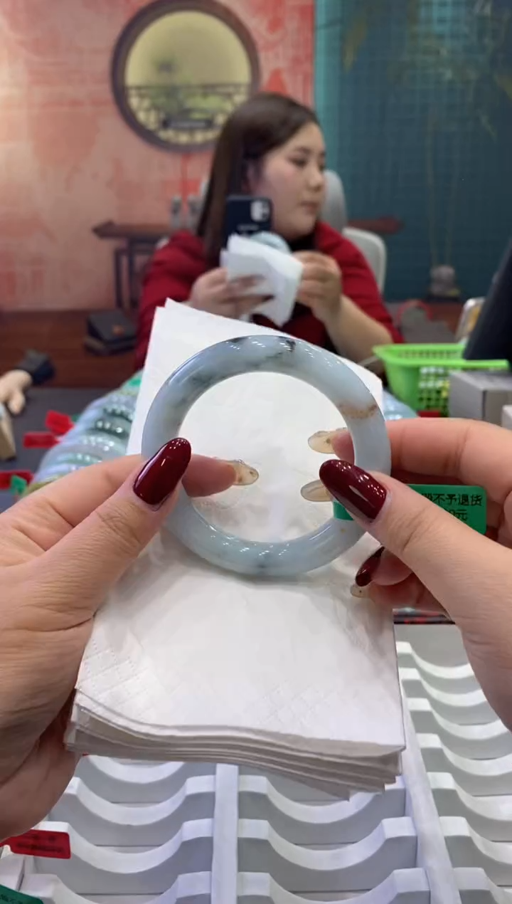 【闪购商品】翡翠手镯未镶嵌多人000167