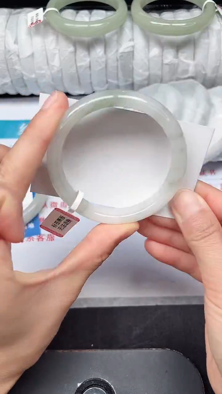 未镶嵌手镯石英质玉29-55/56