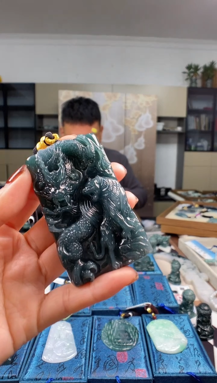 颈饰未镶嵌翡翠多样性发其一