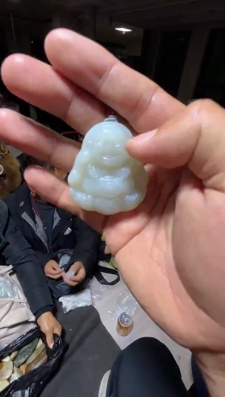 未镶嵌和田玉（糖玉）挂件和田玉