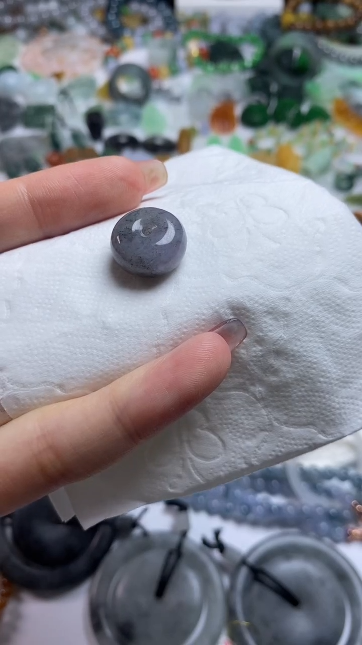 翡翠挂件未镶嵌翡翠