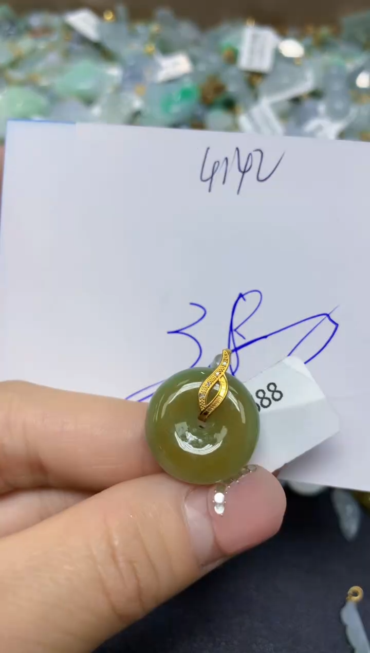 【闪购商品】翡翠挂件18K金镶嵌 天然翡翠A货
