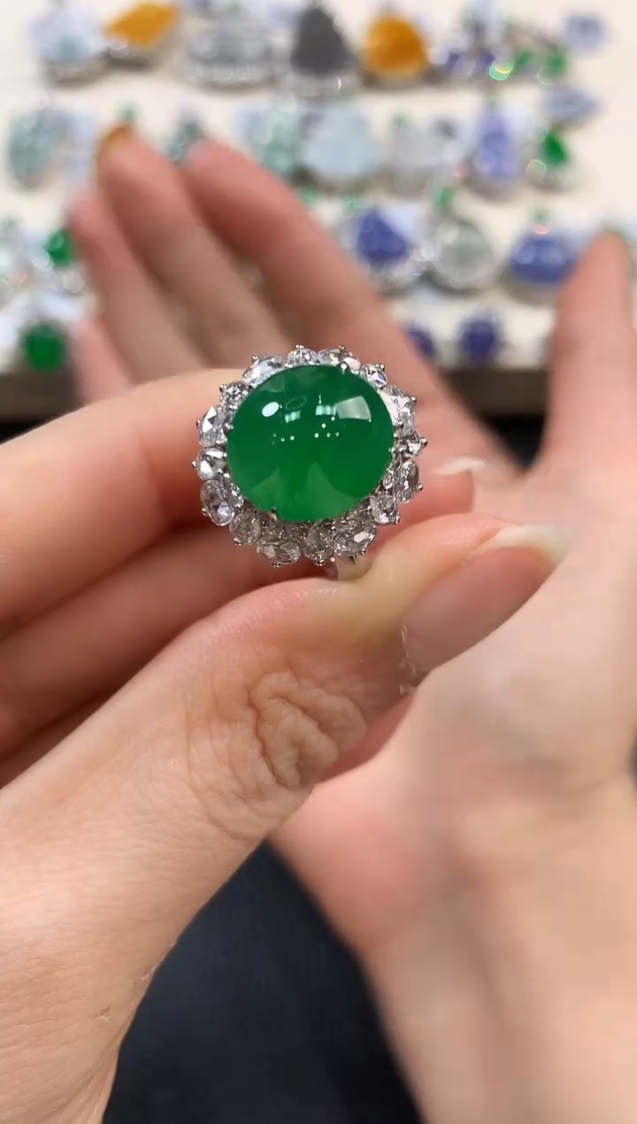 【闪购商品】翡翠戒指18K金镶嵌n80       