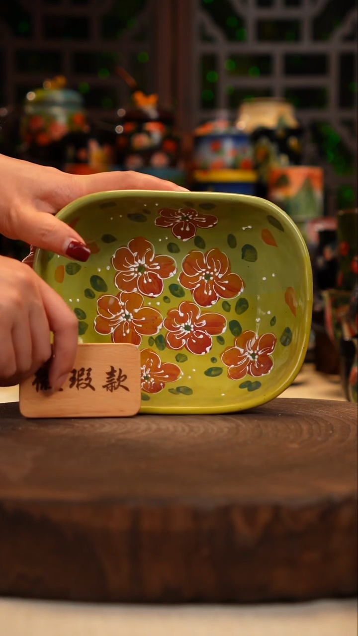 油画   手绘釉下彩微瑕