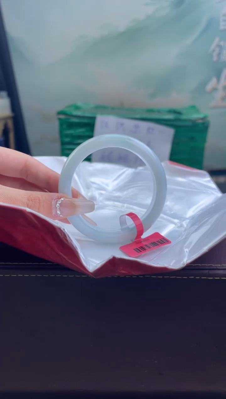 翡翠手镯未镶嵌10翡翠手镯