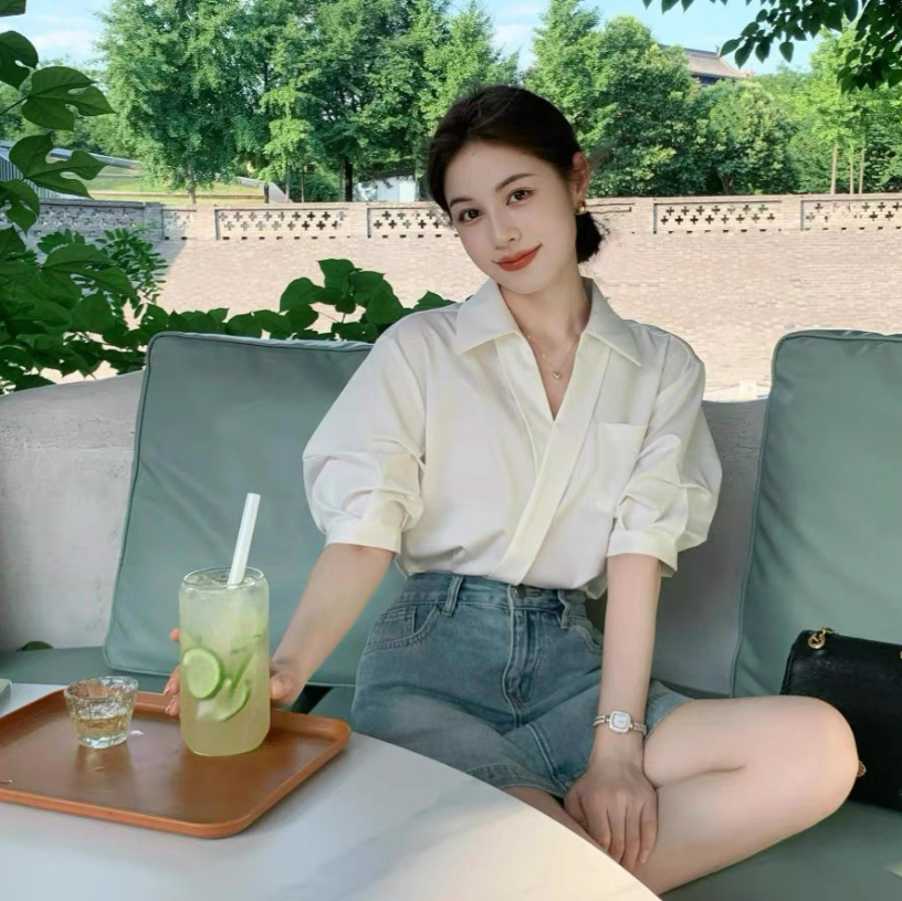 白色V领短袖衬衫女夏季法式复古宽松显瘦时尚百搭泡泡袖上衣9009