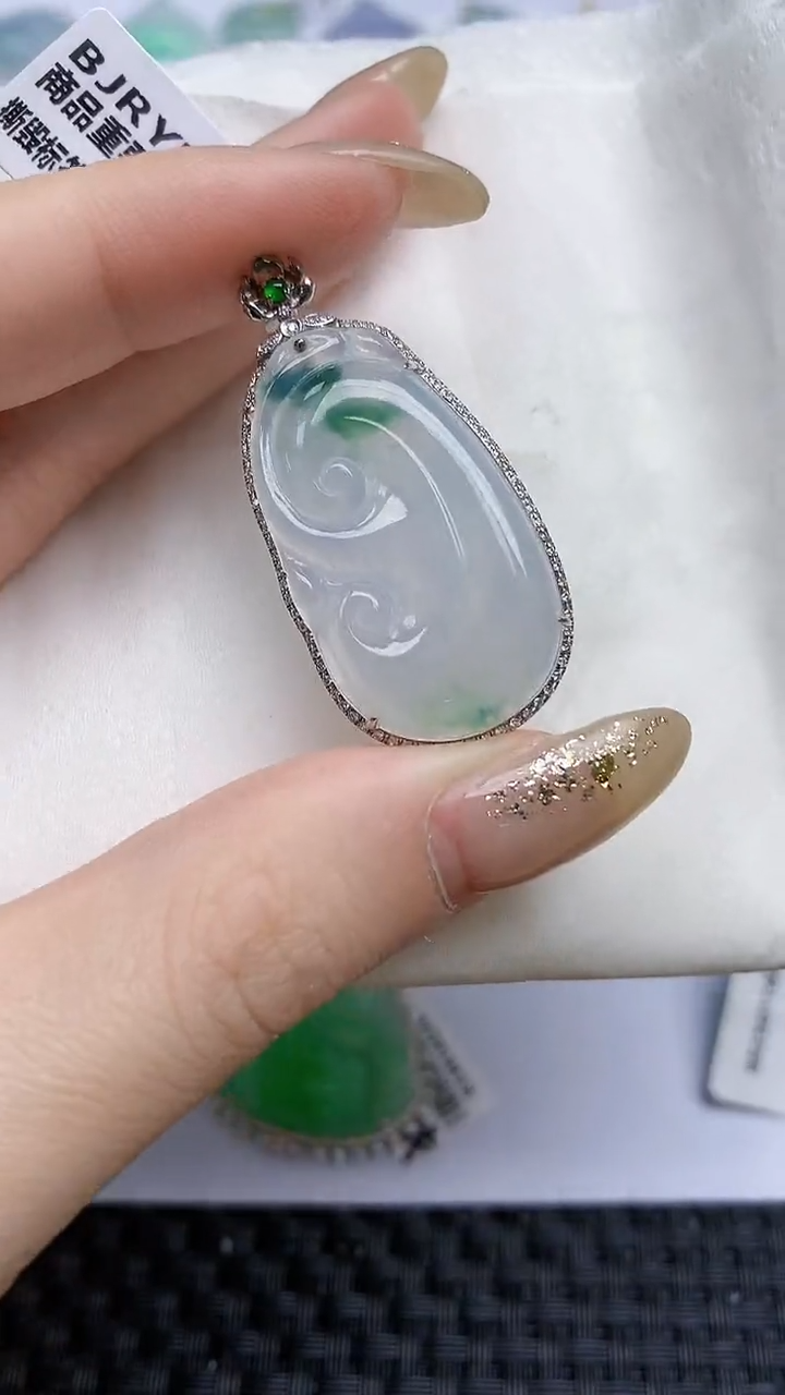 【闪购商品】翡翠颈饰18K金镶嵌天然翡翠A货