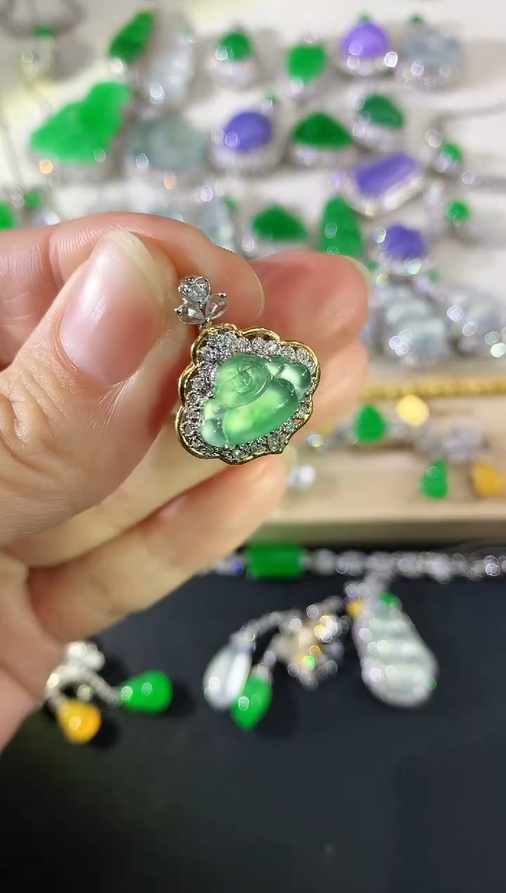 吊坠(不含链)18K金镶嵌翡翠168|9800