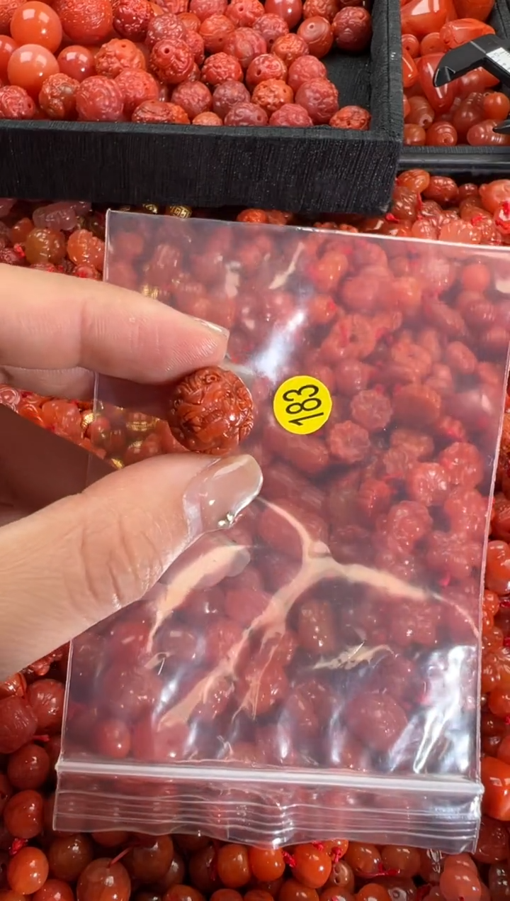 【闪购商品】南红玛瑙颈饰未镶嵌1