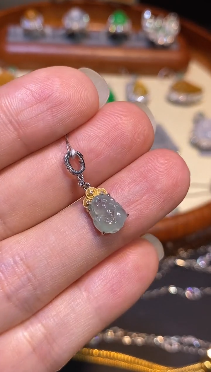 【闪购商品】翡翠吊坠(不含链)18K金镶嵌吊坠