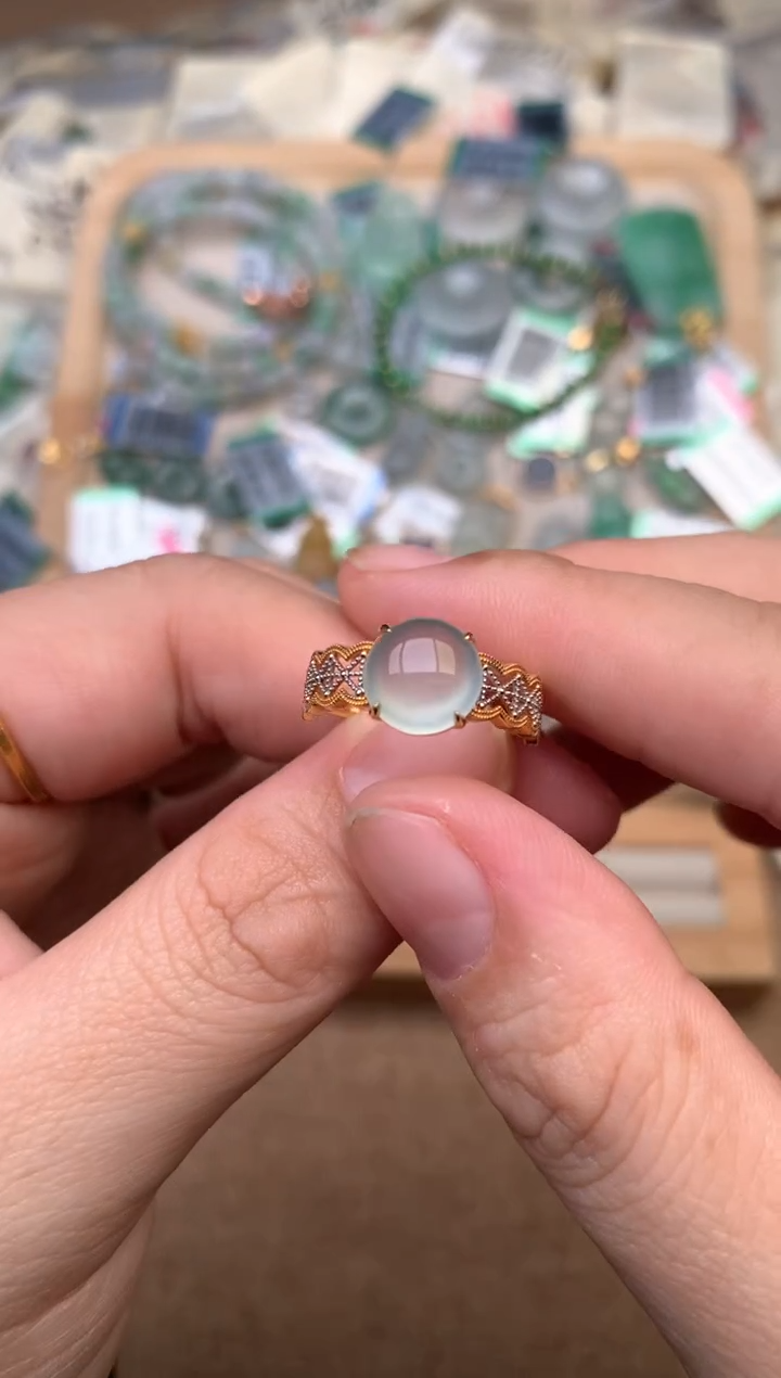 18K金镶嵌挂件翡翠14圈