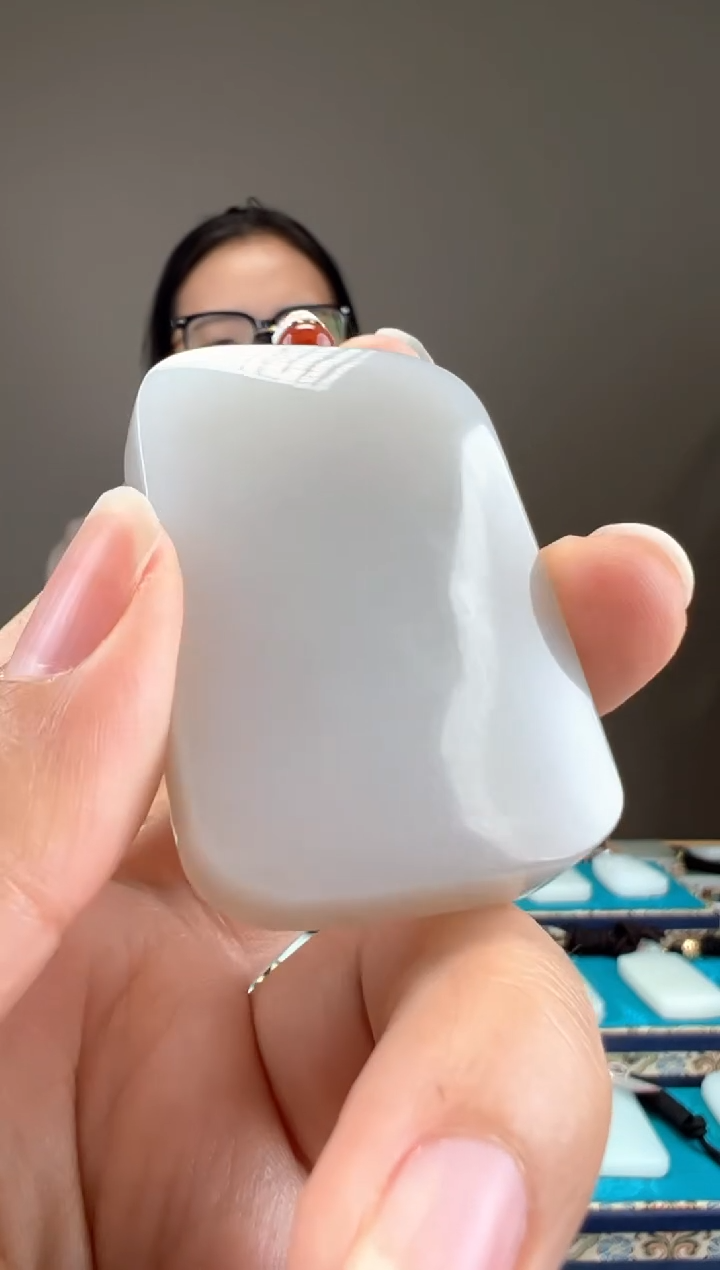 和田玉未镶嵌颈饰1